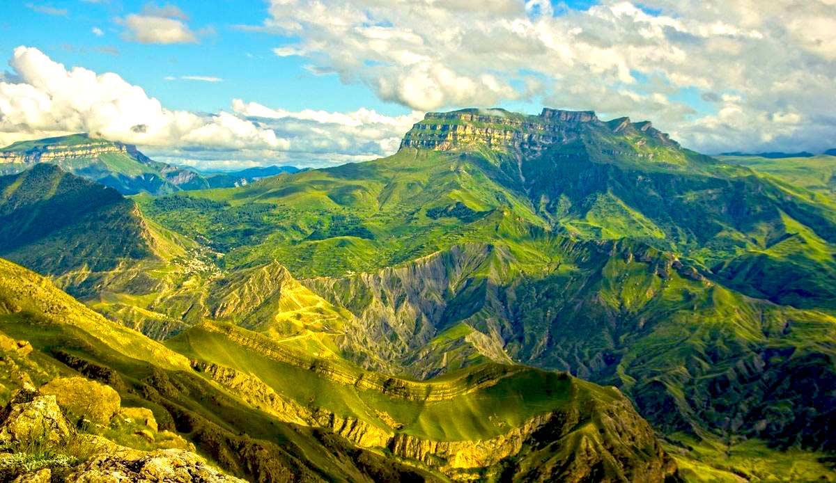 Горы Дагестана и самые известные из них среди туристов